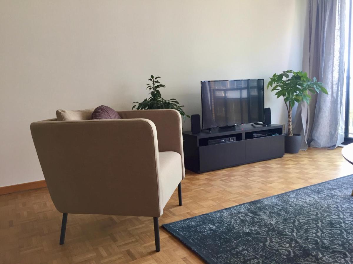 Rustig Appartement Met Zeezicht Dicht Bij Het Centrum Ostenda Esterno foto