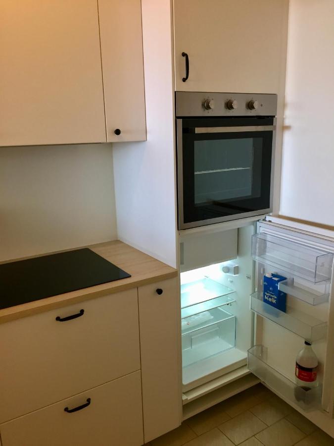 Rustig Appartement Met Zeezicht Dicht Bij Het Centrum Ostenda Esterno foto